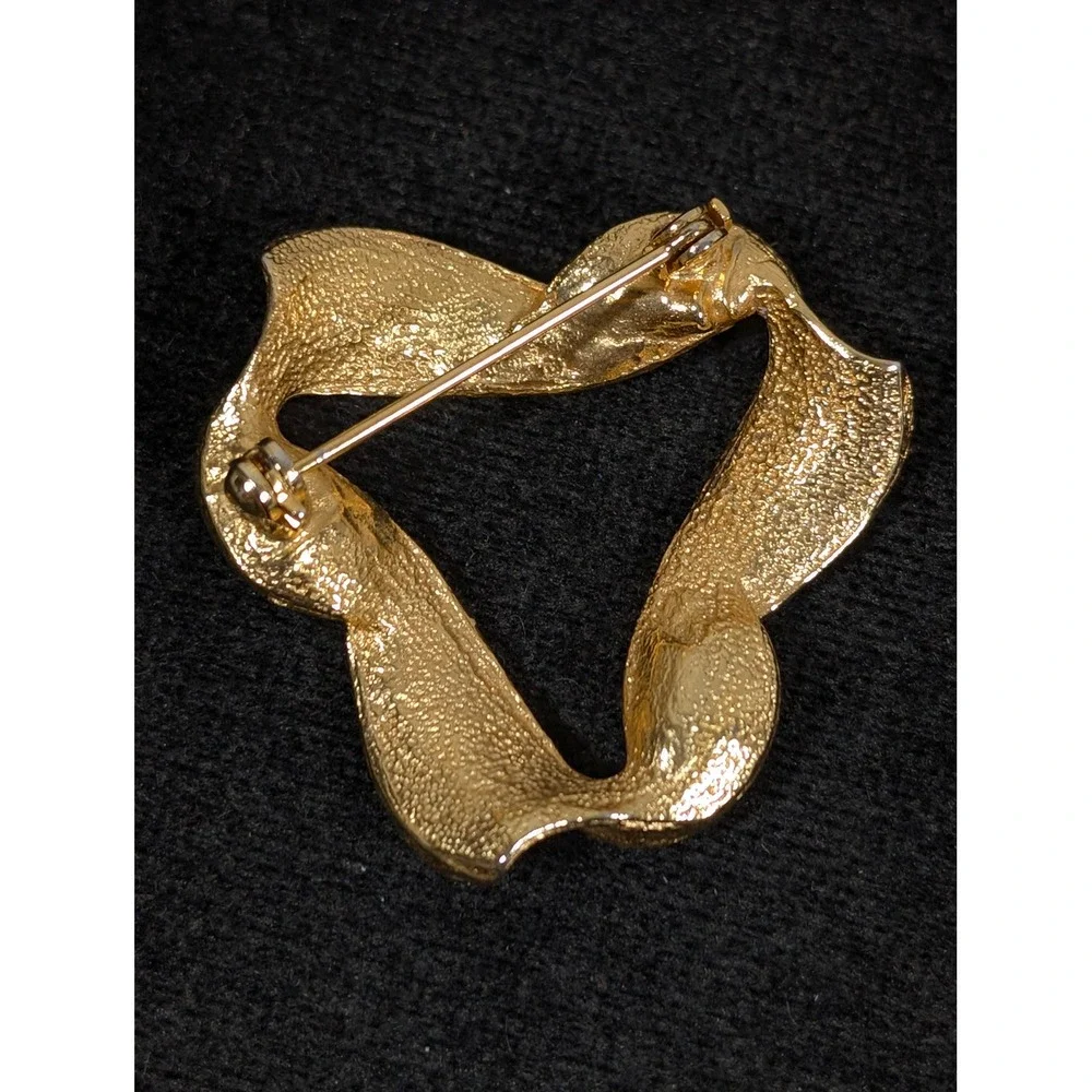 Vintage Gold‎ Tone Ribbon Brooch Textured Abstract Knot Pin